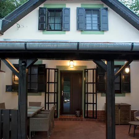 Demizson Apartamento Eger