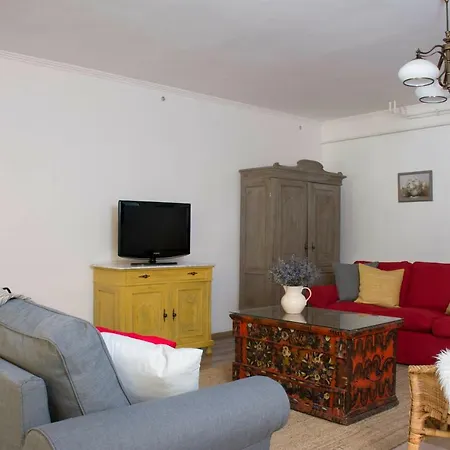 Demizson Apartment